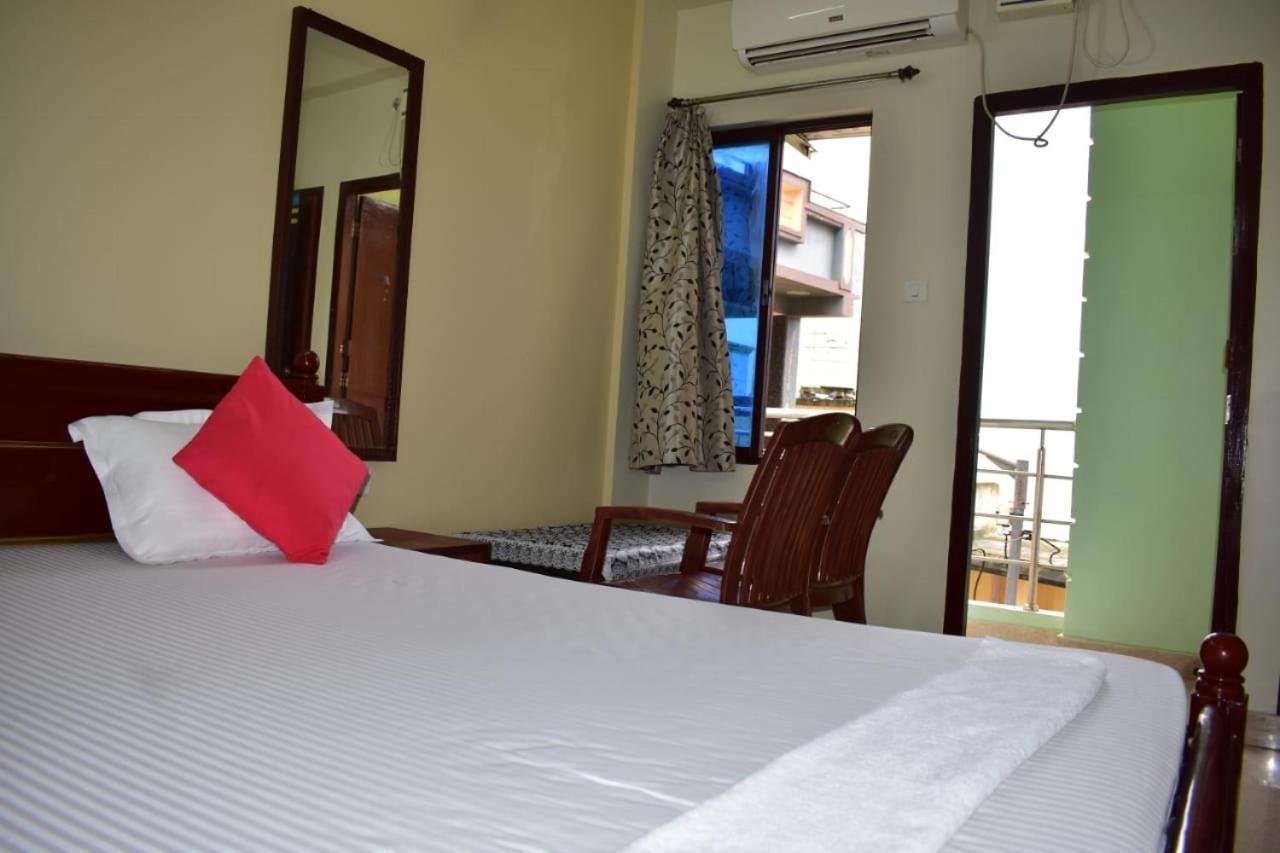 Hotel Lovely Inn ! Puri Kültér fotó